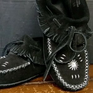 Woman's Size 8.5 Ankle High PEACE Moccassin Shoes